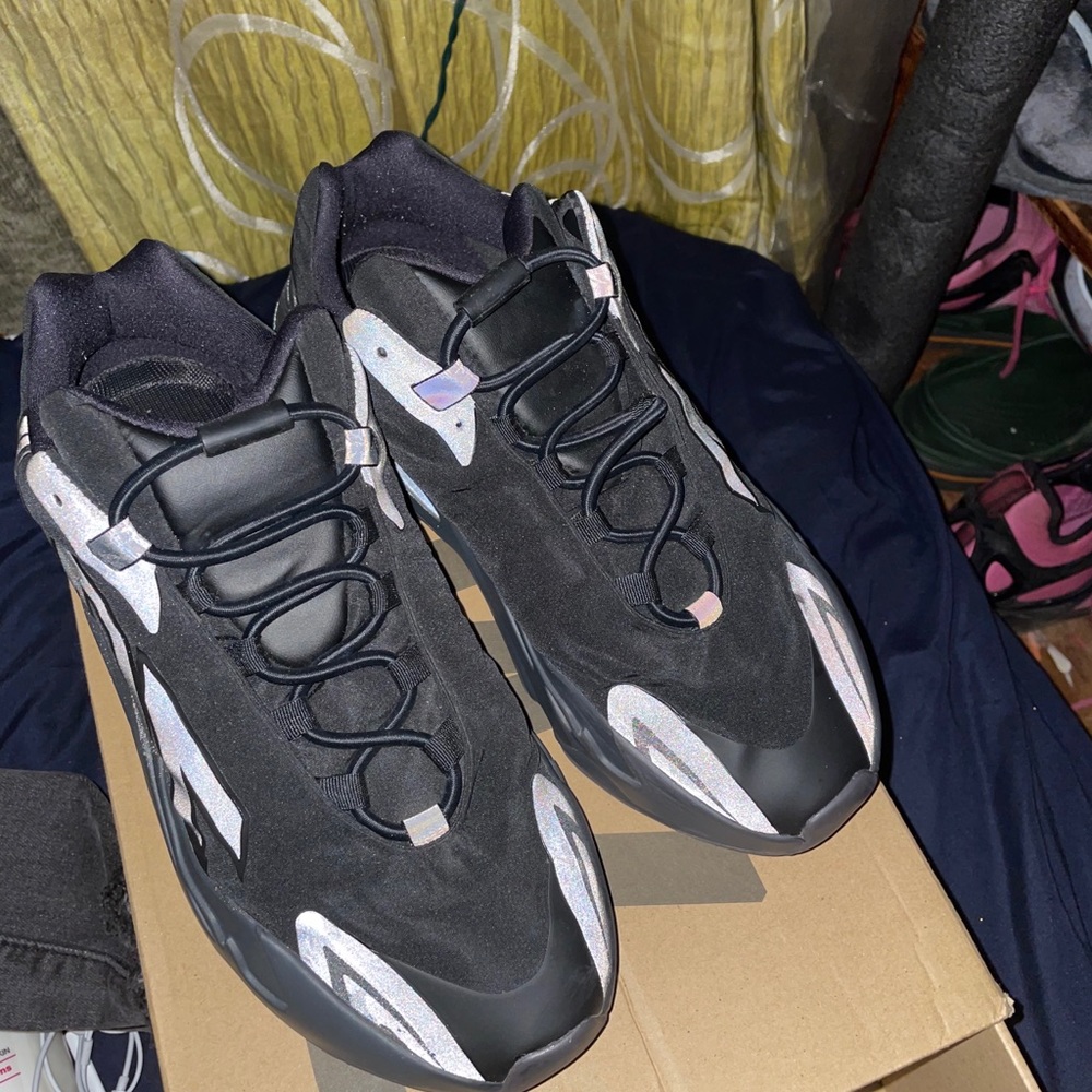 Yeezy 700 size 12